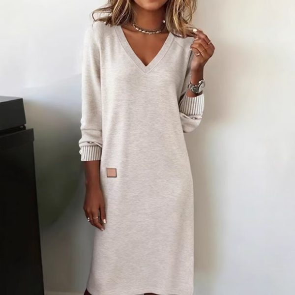 Fitted V-neck short to mid-length dress